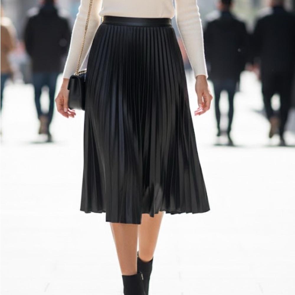 Monteau LA Black‎ Midi Pleated Faux Leather Midi Skirt  Sz Medium Zipper